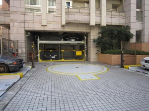 ファミール新宿グランスウィートタワー　駐車場1